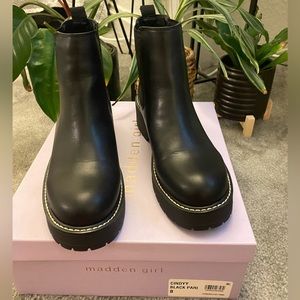 Madden Girl Cindy Chelsea Boots